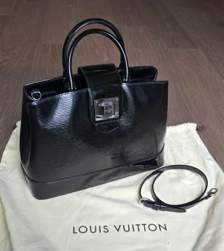 Bolso Louis Vuitton charol negro