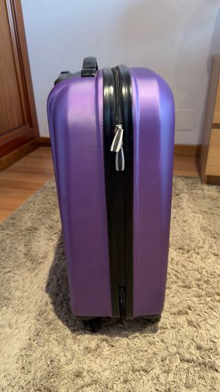 Maleta de cabina morada VGG