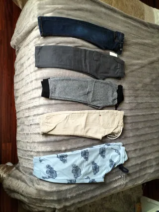 Pantalones niño 5 unidades. Talla 4 años.