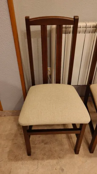 Sofá 2 plazas sillon orejero y 4 sillas tapizadas