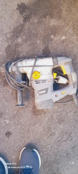 Martillo Demoledor Eléctrico con su pnchote