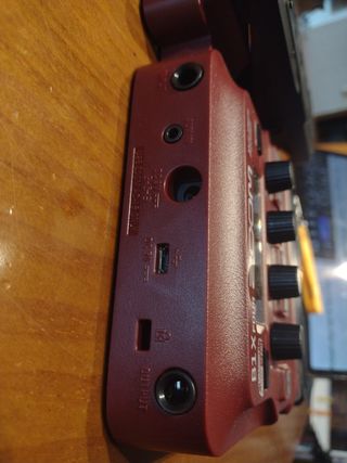 Zoom B1X FOUR Pedal Multiefectos Bajo