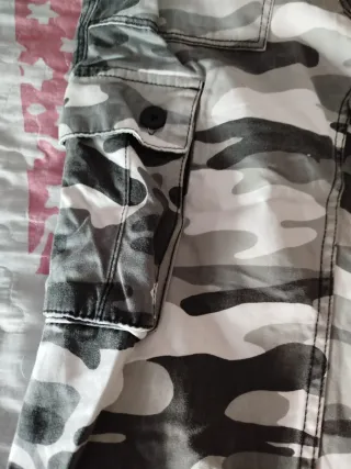 Pantalones cargo camuflaje