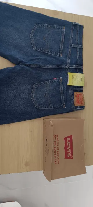 Pantalón vaquero Levis Straus 512, W38 nuevo