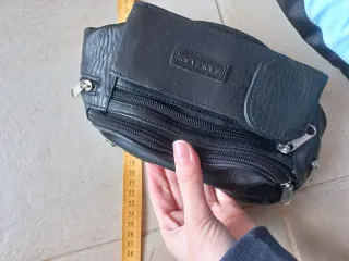 Borsello in pelle nero nuovo