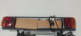 Portabicicletas con luces con enganche a bola