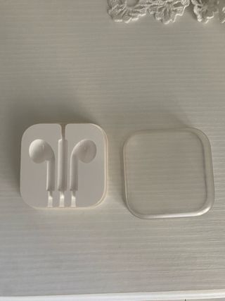Contenitore Auricolari iPhone Apple Usato