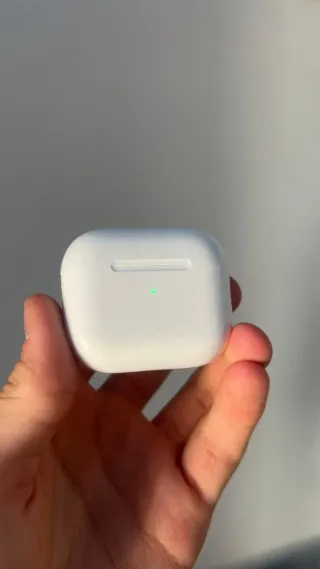 Auriculares inalámbricos blancos