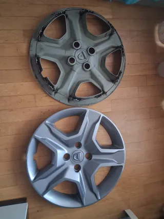 2 Tapacubos Dacia 16