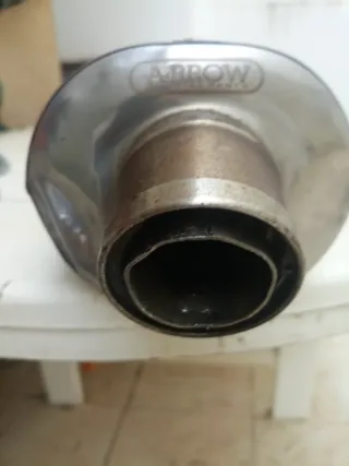 Silenziatore Arrow CBR600RR PC40 in buone condizioni
