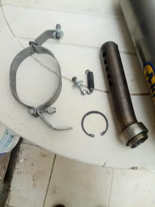 Silenziatore Arrow CBR600RR PC40 in buone condizioni