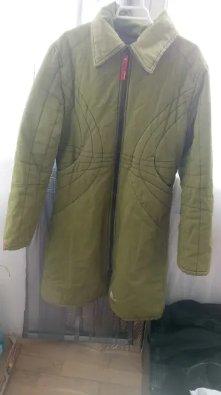 Chaqueta verde acolchada