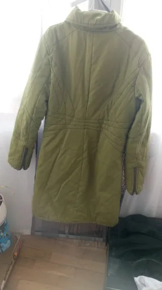 Chaqueta verde acolchada