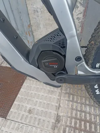 Bicicleta eléctrica de montaña