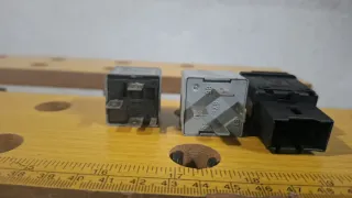 Relés y pulsador emergencia Ibiza 6L