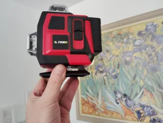 Nivel láser autonivelante