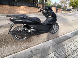 Honda PCX. Año 2012. Buen estado. 4174Km. Revisada