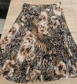 Falda estampada mujer