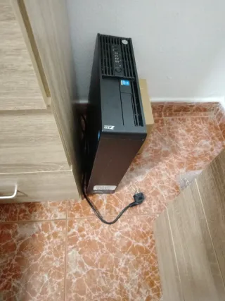 Ordenador HP Z220 + TV 43 un i7 completo