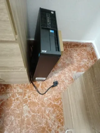 Ordenador HP Z220 + TV 43 un i7 completo