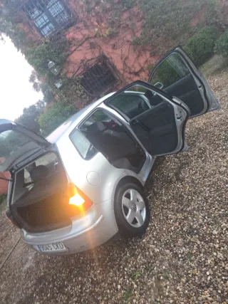 Volkswagen golf polo 2003