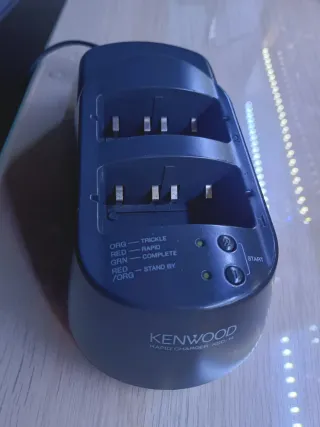Cargador Kenwood KSC-14