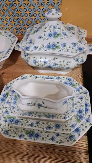 Vajilla cerámica de la cartuja