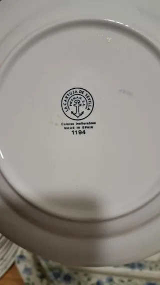 Vajilla cerámica de la cartuja