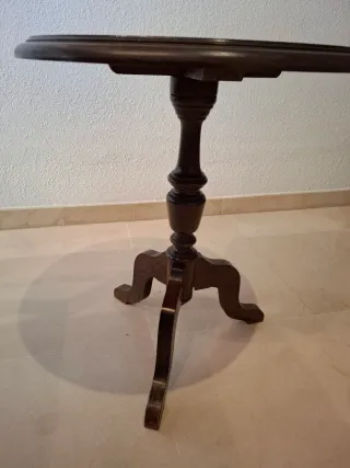 Mesa auxiliar madera maciza decorada