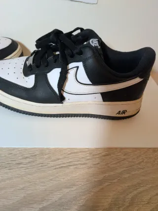 Nike Air Force 1 Negras y Blancas