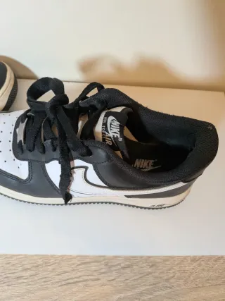 Nike Air Force 1 Negras y Blancas
