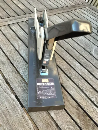 Grapadora MAX HD-12L/17 alta capacidad