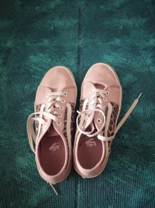 Vans rosas con estampado animal print