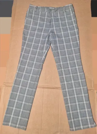 Pantalón cuadros Stradivarius talla 40