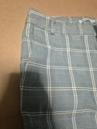 Pantalón cuadros Stradivarius talla 40