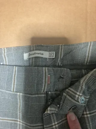 Pantalón cuadros Stradivarius talla 40
