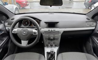 Opel astra gtc 2009