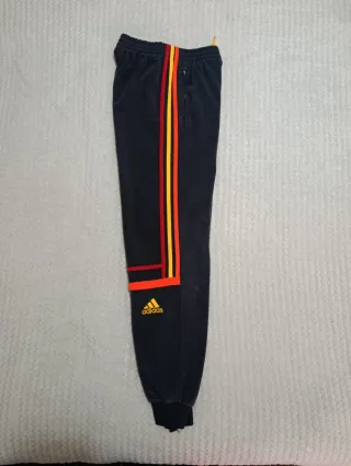 Pantalones Adidas Challenger gris tricolor