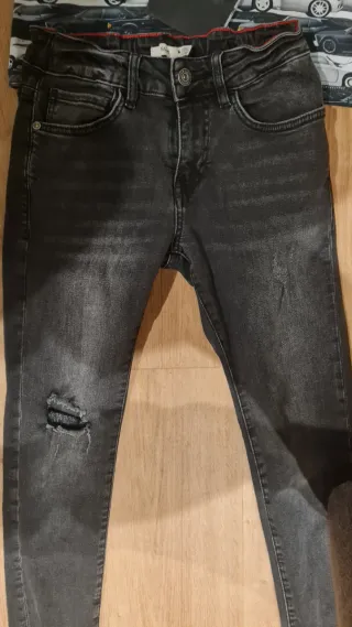 Conjunto niño camiseta y vaqueros