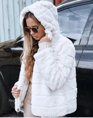 Abrigo blanco de pelo sintético desde talla 38 /46
