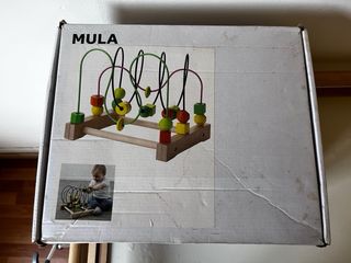 Juego de ensartar cuentas de madera