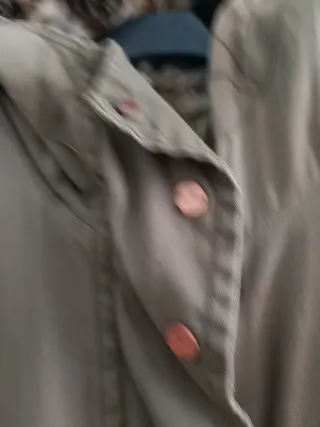 Parka militar con capucha de pelo