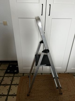 Escalera plegable de aluminio