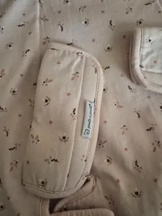 Funda portabebés floral rosa Pasito a Pasito