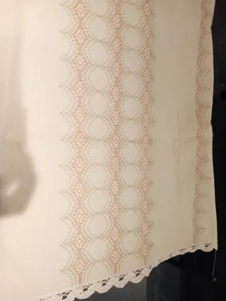 Tovaglia rettangolare ricamata a mano