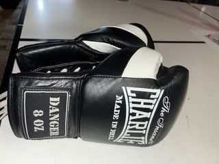 Guantes de Boxeo Charlie The Insane 8 OZ