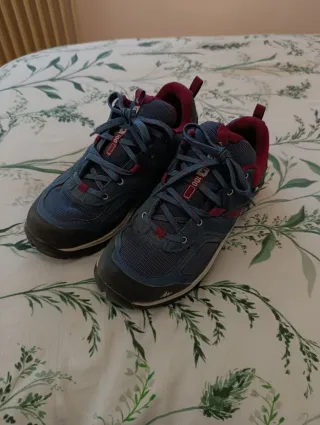 Zapatillas waterprof de montaña talla 38