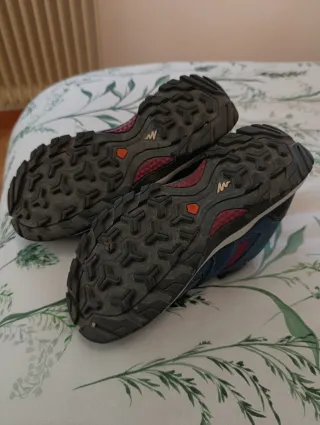Zapatillas waterprof de montaña talla 38