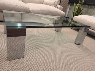 Mesa centro cristal con patas acero inoxidable