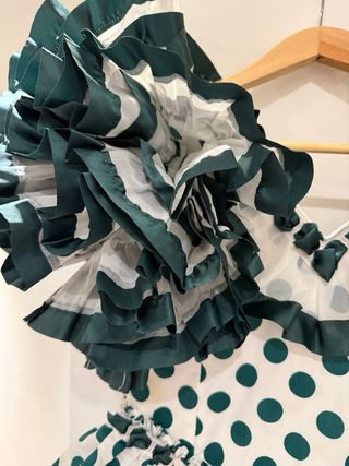 Traje de flamenca verde y blanco